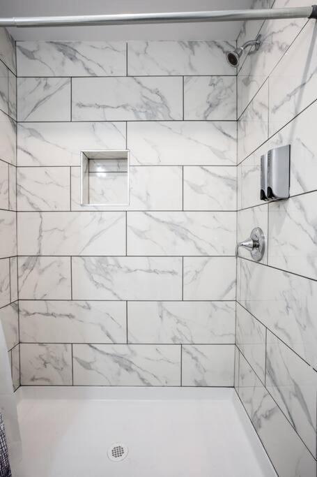Luxurious Design One Bedroom Apt Near Balboa Park サンディエゴ エクステリア 写真