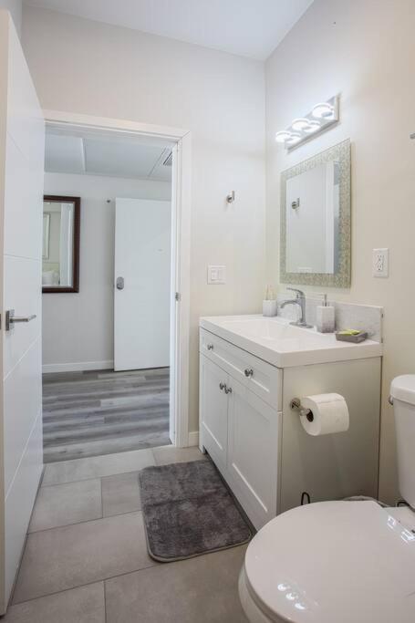 Luxurious Design One Bedroom Apt Near Balboa Park サンディエゴ エクステリア 写真